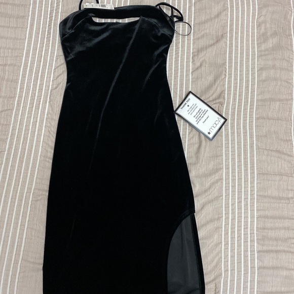 Brand new dress - Picture 5 of 7